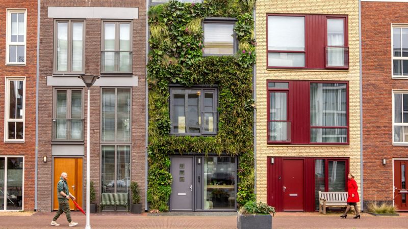 House Sellers Take Their Green Label to the Bank