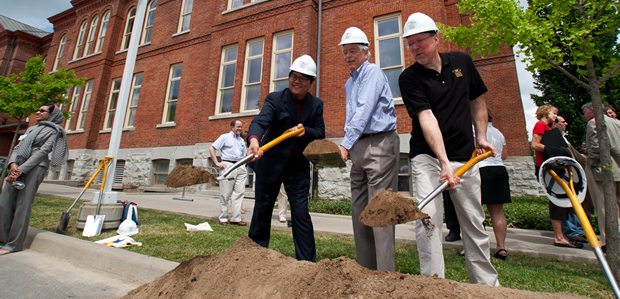 Queen’s School of Business Commerce student Jason Liu, visionary donor Mel Goodes and Dean David Saunders at the ground breaking ceremony